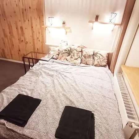 Апартаменти Wood